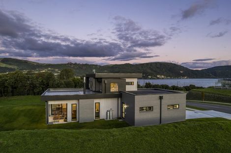 Photo of property in 32 Okaia Drive, Kinloch, Taupo, 3377