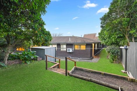 Photo of property in 24 Burn-murdoch Street, St Andrews, Hamilton, 3200