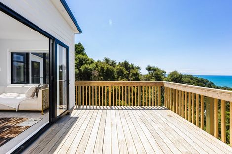 Photo of property in 254a Whangaparaoa Road, Red Beach, 0932