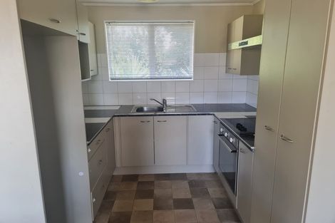 Photo of property in 2 Sparrow Place, Weymouth, Auckland, 2103