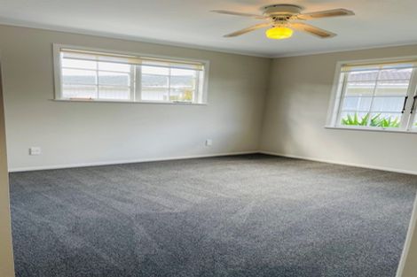 Photo of property in 9 Towra Place, Botany Downs, Auckland, 2010