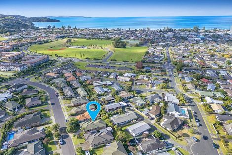 Photo of property in 25 Chesterfield Way, Orewa, 0931