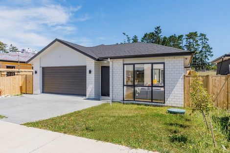 Photo of property in 4 Konoba Avenue, Kumeu, 0810