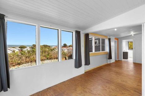 Photo of property in 157 Cornfoot Street, Castlecliff, Whanganui, 4501