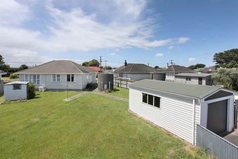 Photo of property in 23 Holland Crescent, Bulls, 4818