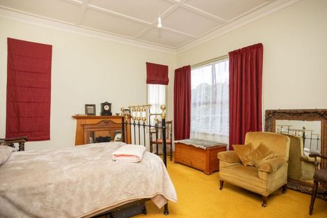 Photo of property in 10 Allardice Street, Dannevirke, 4930