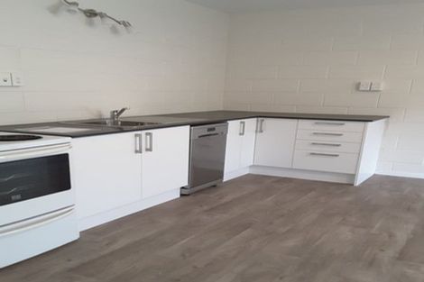 Photo of property in 2/22 Karaka Street, New Lynn, Auckland, 0600