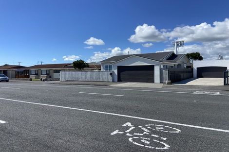 Photo of property in 25a Tukapa Street, Westown, New Plymouth, 4310