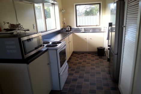 Photo of property in 17 Faith Bullock Place, New Lynn, Auckland, 0600