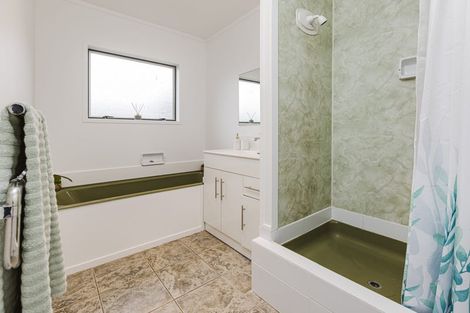 Photo of property in 2/21 Harper Street, Papakura, 2110