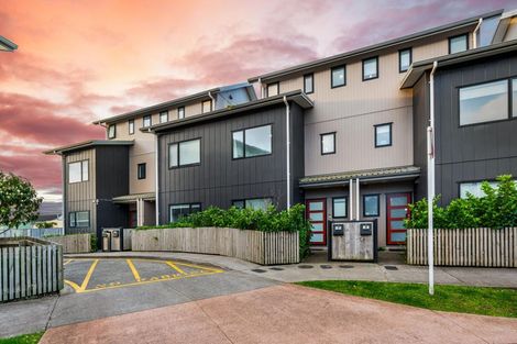 Photo of property in 37 Eileen Newey Place, Henderson, Auckland, 0612