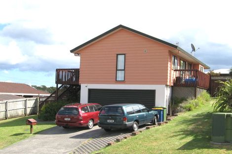 Photo of property in 6 Garcia Place, West Harbour, Auckland, 0618