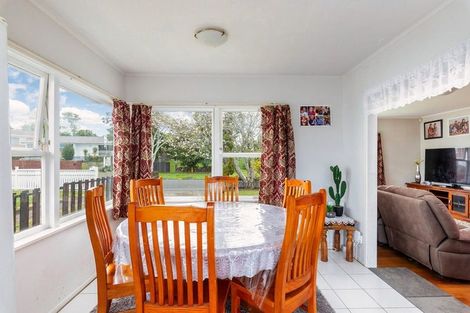 Photo of property in 13 Minton Place, Manurewa, Auckland, 2102