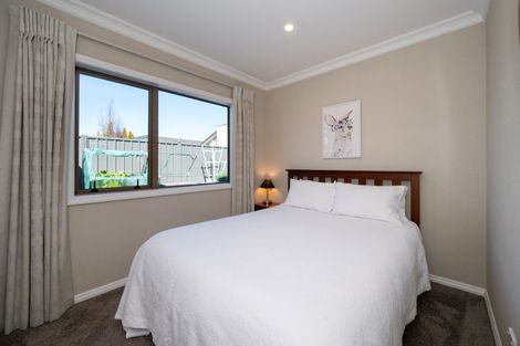 Photo of property in 28 Whakatomo Place, Havelock North, 4130