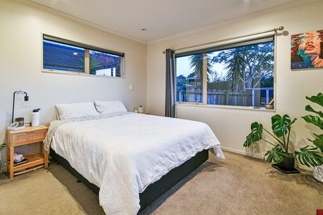 Photo of property in 22 Carisbrook Crescent, Papakura, 2110