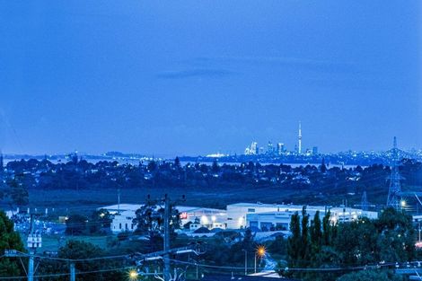 Photo of property in 6/43b Waimumu Road, Massey, Auckland, 0614