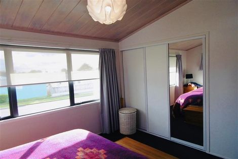 Photo of property in 3 Manu Crescent, Upper Vogeltown, New Plymouth, 4310