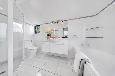 Photo of property in 17b Lynton Road, Bucklands Beach, Auckland, 2012