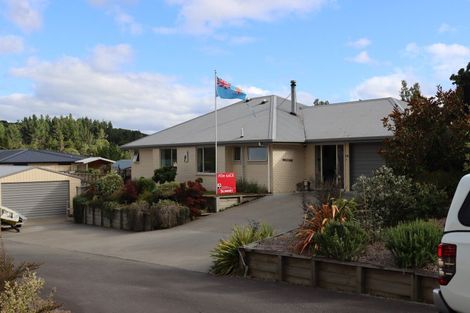 Photo of property in 118 Milton Terrace, Picton, 7220