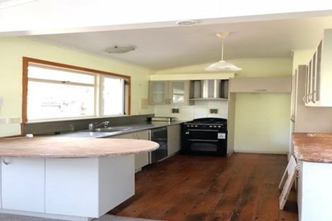 Photo of property in 18 Raphael Place, West Harbour, Auckland, 0618