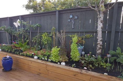 Photo of property in 128 Matipo Road, Te Atatu Peninsula, Auckland, 0610