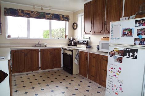 Photo of property in 16 Ure Street, South Hill, Oamaru, 9400