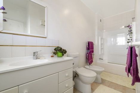 Photo of property in 11 Rangitoto View Road, Cockle Bay, Auckland, 2014