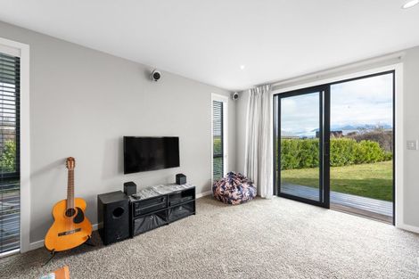 Photo of property in 6 Takahe Lane, Wanaka, 9305