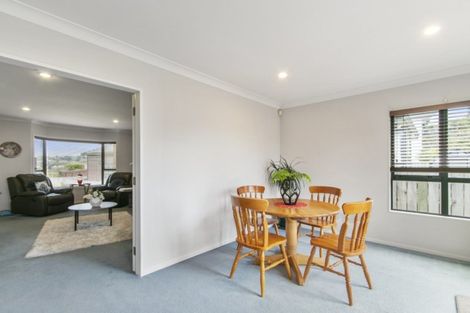 Photo of property in 2/7 Banksia Grove, Maungaraki, Lower Hutt, 5010