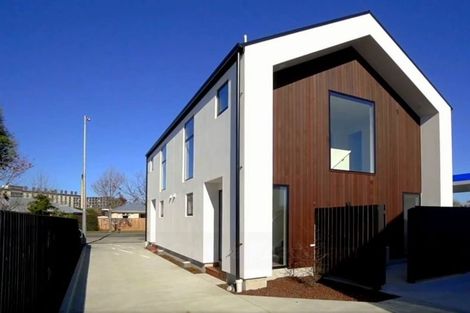 Photo of property in 2/102 Creyke Road, Ilam, Christchurch, 8041