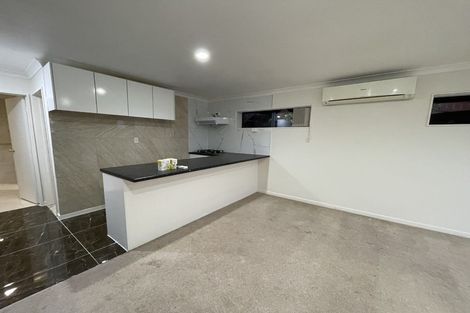 Photo of property in 3 Tellin Close, Massey, Auckland, 0614