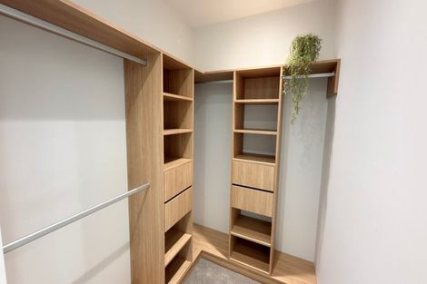Photo of property in 25 Taipahitini Road, Rosehill, 2113