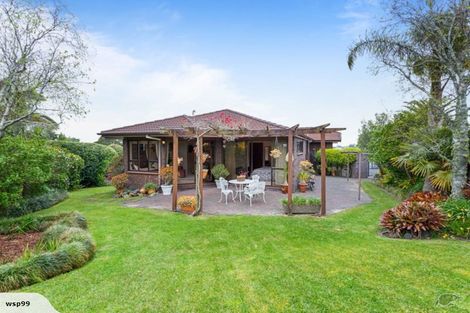 Photo of property in 10 Wilmington Place, Forrest Hill, Auckland, 0620