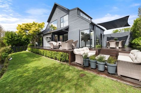 Photo of property in 2/17 Woodford Terrace, Ilam, Christchurch, 8053