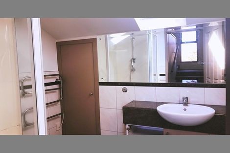 Photo of property in 17a Grassways Avenue, Pakuranga, Auckland, 2010