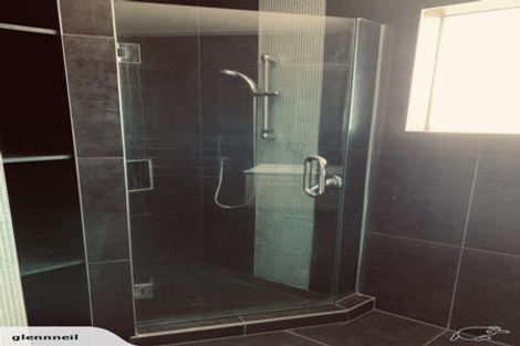 Photo of property in 52 Kirby Street, Glendene, Auckland, 0602