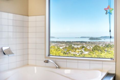 Photo of property in 27 Meadowbank Drive, Belmont, Lower Hutt, 5010