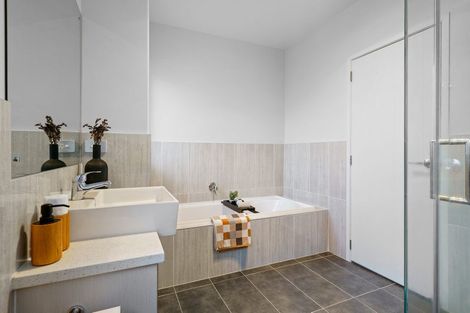 Photo of property in 35 Carnation Court, Cambridge, 3434