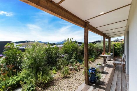 Photo of property in 25 The Heights Avenue, Wanaka, 9305