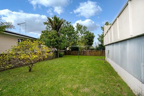 Photo of property in 125 Reeves Road, Pakuranga Heights, Auckland, 2010