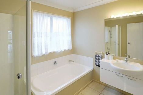 Photo of property in 8 Parkinson Place, Woodend, 7610