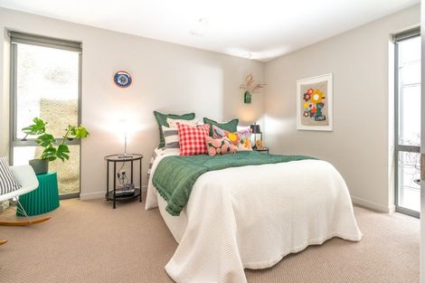 Photo of property in Mariner, 1/140b Oriental Parade, Oriental Bay, Wellington, 6011