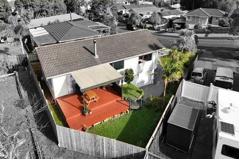 Photo of property in 6 Waari Avenue, Sunnyvale, Auckland, 0612
