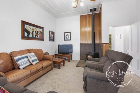 Photo of property in 46 Whakapirau Road, Maungaturoto, 0583