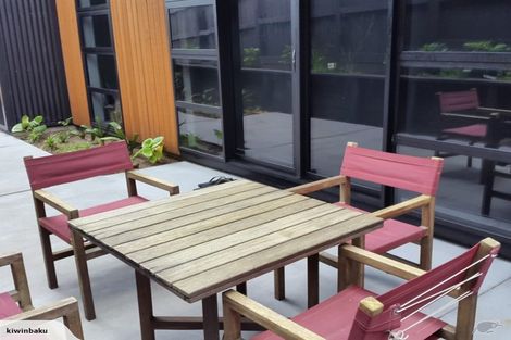 Photo of property in 14 Hamblyn Street, Strandon, New Plymouth, 4312