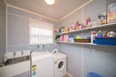 Photo of property in 29a Raglan Avenue, Cloverlea, Palmerston North, 4412