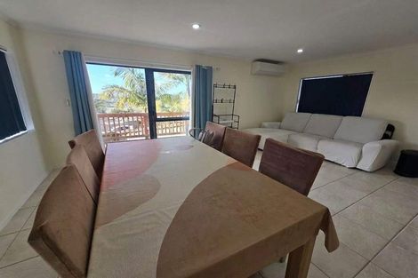 Photo of property in 15 Dovey Place, Massey, Auckland, 0614
