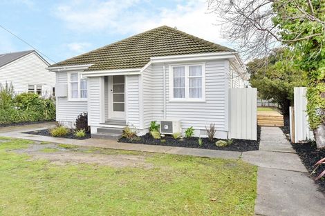 Photo of property in 28 Douglas Road, Amberley, 7410
