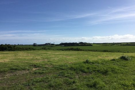 Photo of property in 6 Larlin Heights, Hawera, 4675