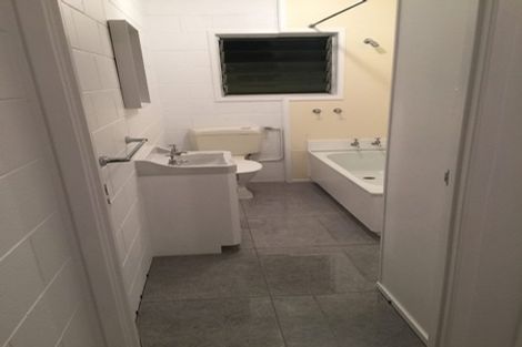 Photo of property in 1/72l Kitchener Road, Milford, Auckland, 0620